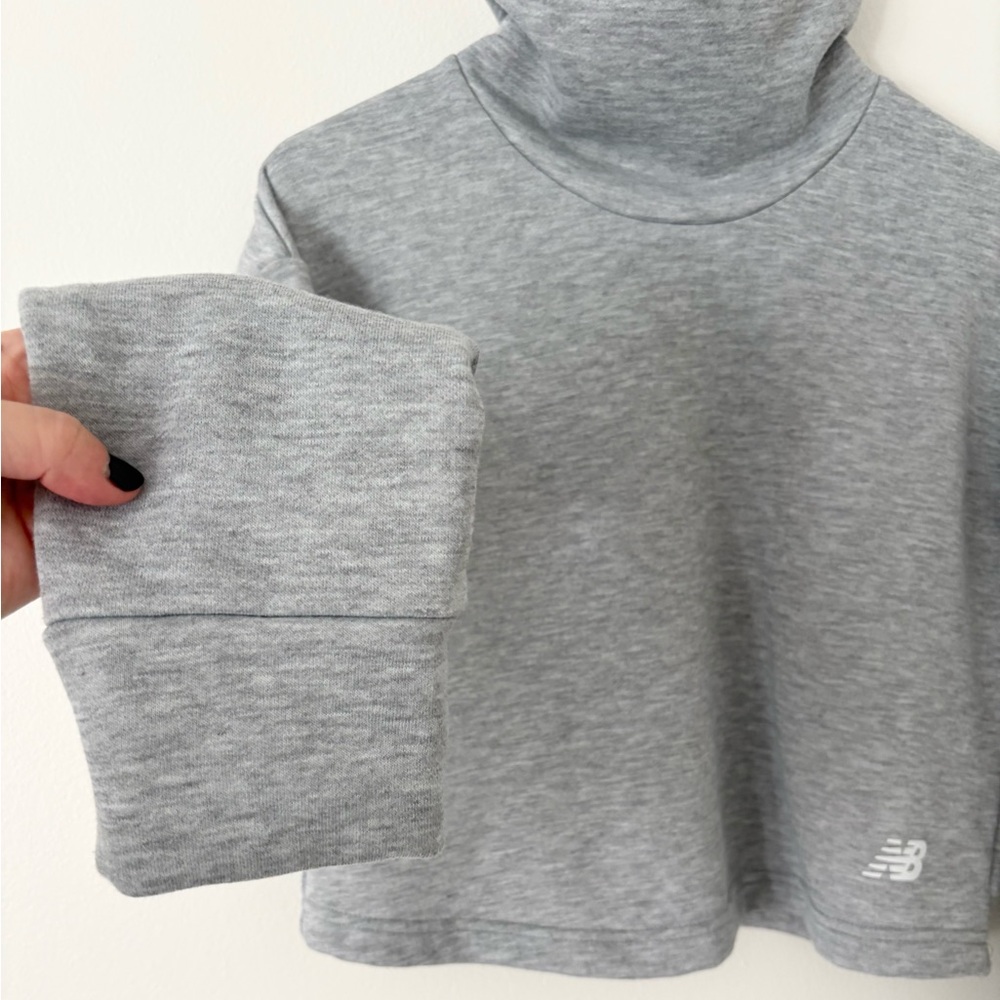 New Balance Gray Mock Neck Cropped Logo Long Sleeve Pullover Size Small - Picture 3 of 6